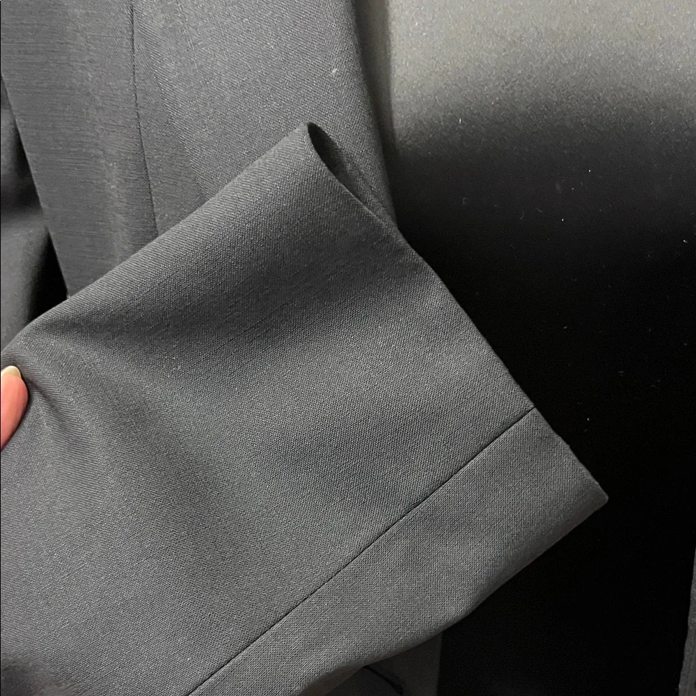 Elie Tahari Elegant Black Blazer - Picture 4 of 4